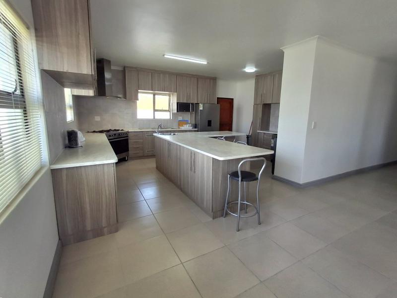 4 Bedroom Property for Sale in Harbour Lights Western Cape